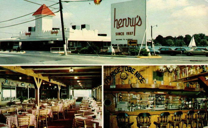 Henrys Restaurant (Henrys on the River) - Old Postcard